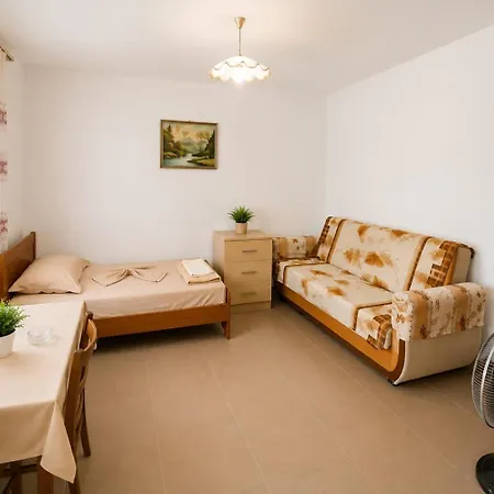 Hostel Keno's