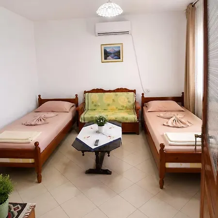 Hostel Keno's *
